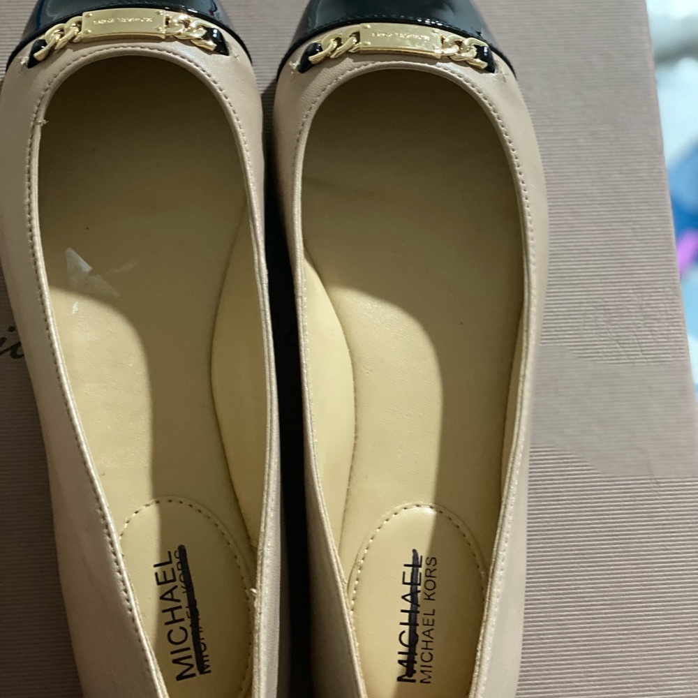 Michael Kors Flats - Picture 2 of 4